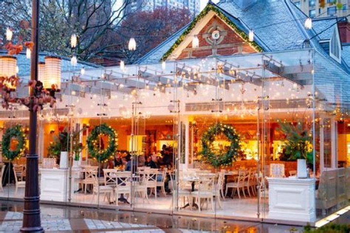 Presidents’ Day 2019: What Stores, Businesses & Restaurants Are Open On The Holiday?