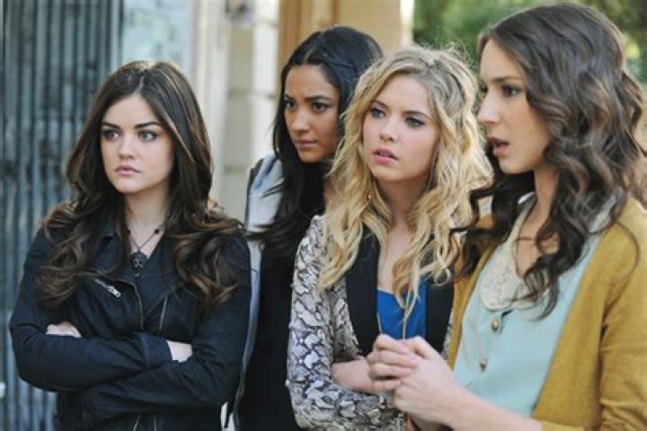 Pretty Little Liars – Season 2 Episode 24 Recap — Garrett Is Arrested – Hollywood Life