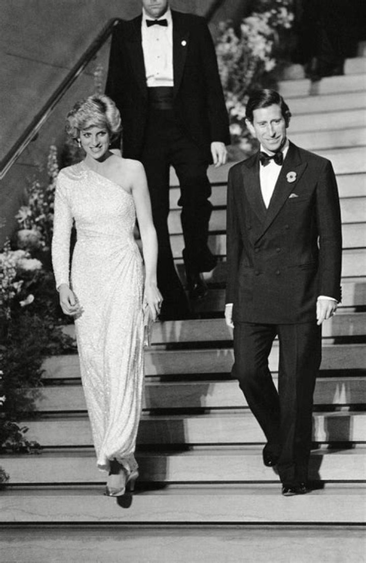 Prince Charles & Princess Diana’s Relationship Timeline: Pics – Hollywood Life