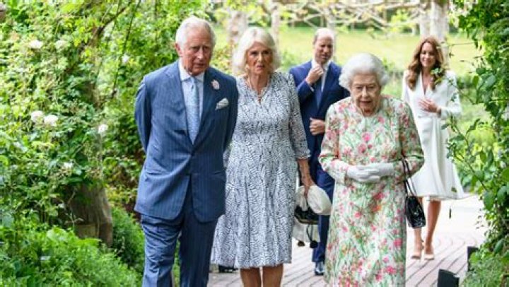 Prince Charles Reacts To Queen Elizabeth’s Death: Statement – Hollywood Life