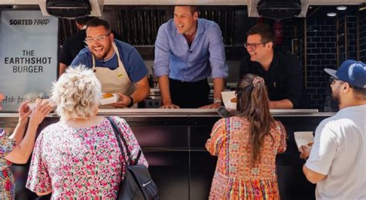 Prince William Serves Burgers From A Food Truck: Video – Hollywood Life