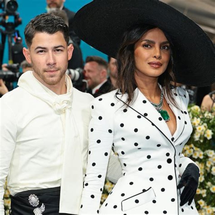 Priyanka Chopra’s Best Style — See Best Fashion Moments – Hollywood Life