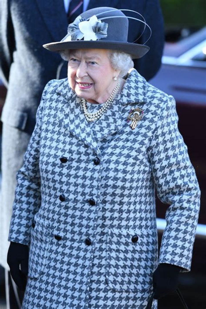Queen Elizabeth Is ‘Delighted’ By Prince Harry & Meghan Markle’s 2nd Pregnancy After Royal Rift