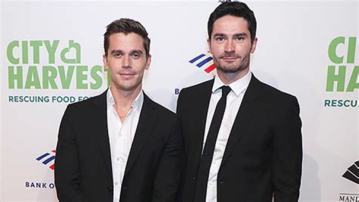 ‘Queer Eye’ Star Antoni Porowski Engaged To Kevin Harrington: Photos – Hollywood Life