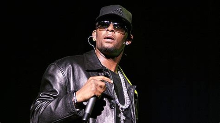 R. Kelly Music Being Pulled From ‘The Voice’ & ‘American Idol’ – Hollywood Life