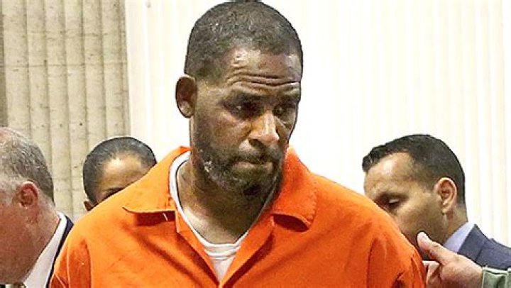 R Kelly’s ‘I Admit It’ Album Seems To reference Sex Trafficking – Hollywood Life