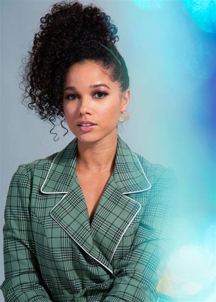 ‘Raising Dion’ Cast Exclusive Portraits – Hollywood Life