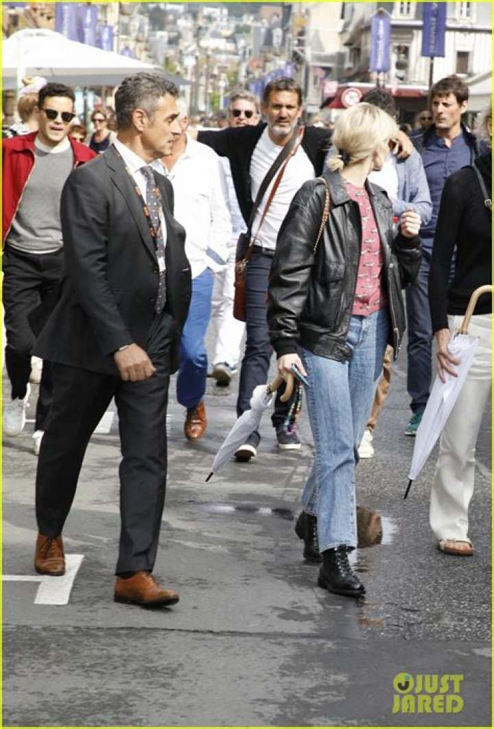 Rami Malek & Lucy Boynton Prove Romance Is Going Strong With NYC Shopping Date — Pics