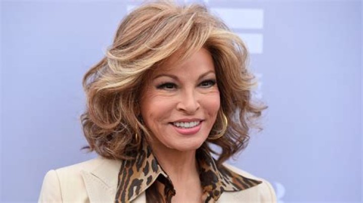 Raquel Welch Seen For The First Time In 2 Years: Photos – Hollywood Life