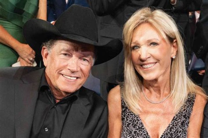 Ray Singleton Dedicates Song To His Wife — Recap – Hollywood Life