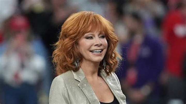Reba McEntire Belts Out Incredible Rendition of National Anthem While Wearing Shimmery Blazer at Super Bowl: Watch