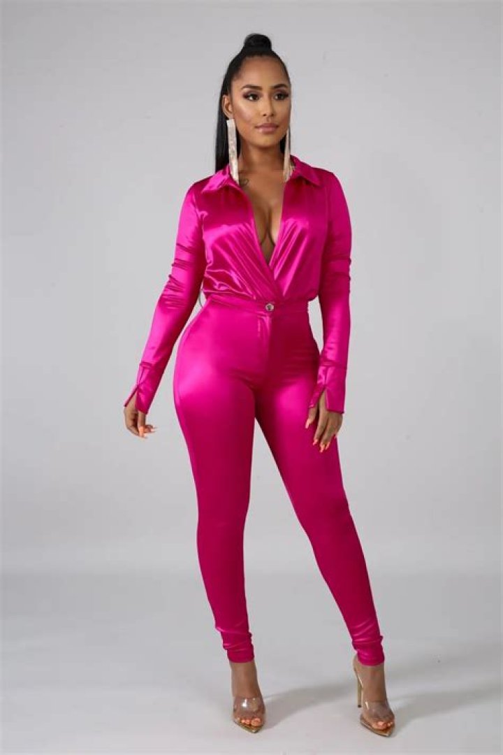 Rebel Wilson Looks Sensational In Pink Satin Bodysuit With 2 Body Doubles On Set Of Film ‘Senior Year’
