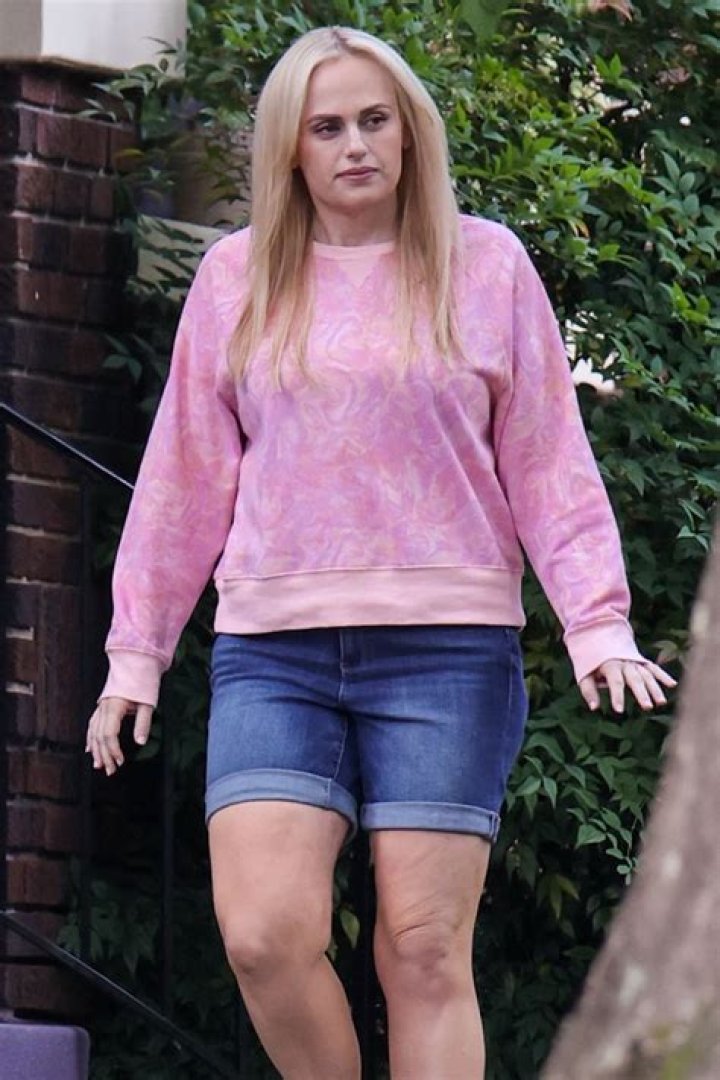 Rebel Wilson Rocks Short Shorts On The Set Of Her New Film ‘Senior Year’ — See Pics