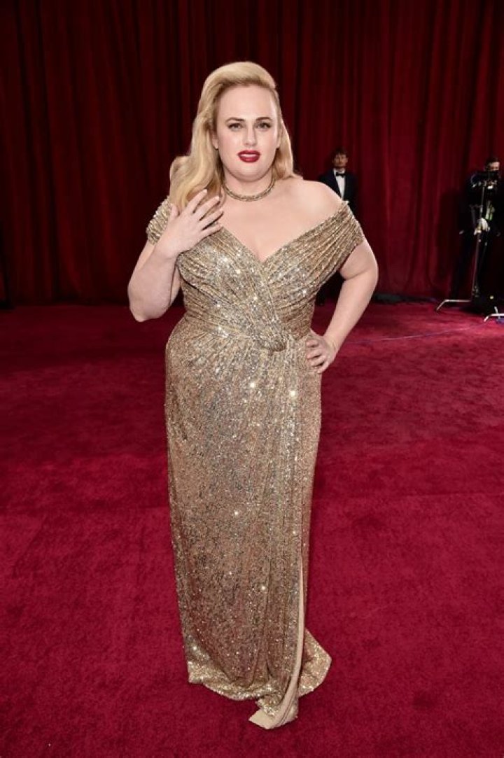 Rebel Wilson Stuns In Slimming All-Black Outfit While Urging Followers To ‘Vote’ In 2020 Election — Pic