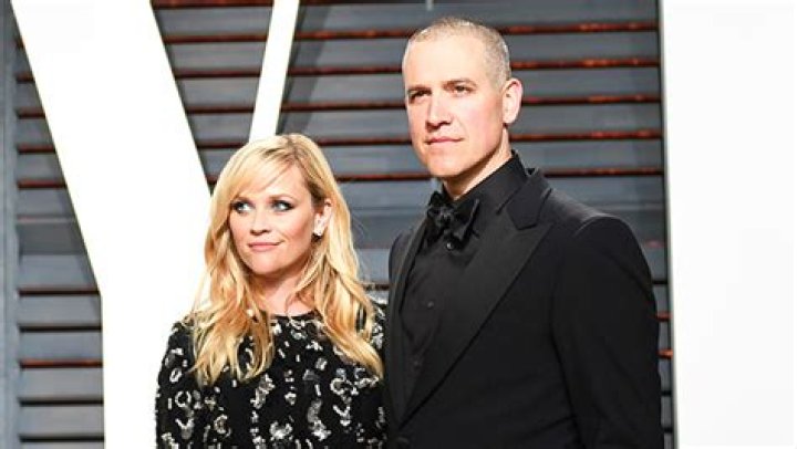 Reese Witherspoon’s Ex Jim Toth Reportedly Has A New Girlfriend – Hollywood Life