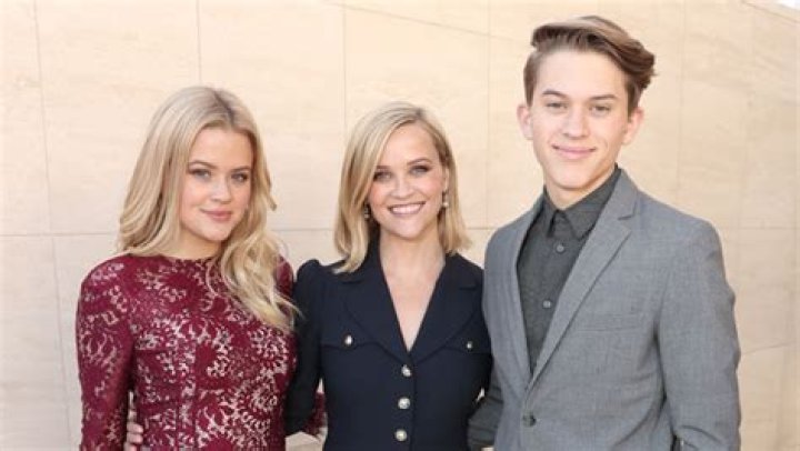 Reese Witherspoon’s Kids Ava & Deacon Vacation With Significant Others – Hollywood Life
