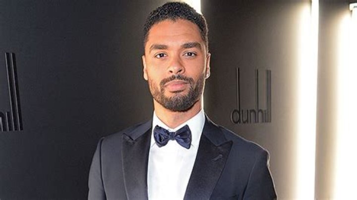 Regé-Jean Page Suits Up In Sexy Tux For BAFTA Event Ahead Of ‘Bridgerton’ Season 2 Premiere