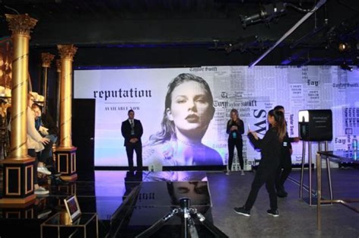 ‘Reputation’ Pop Up Shop — PICS