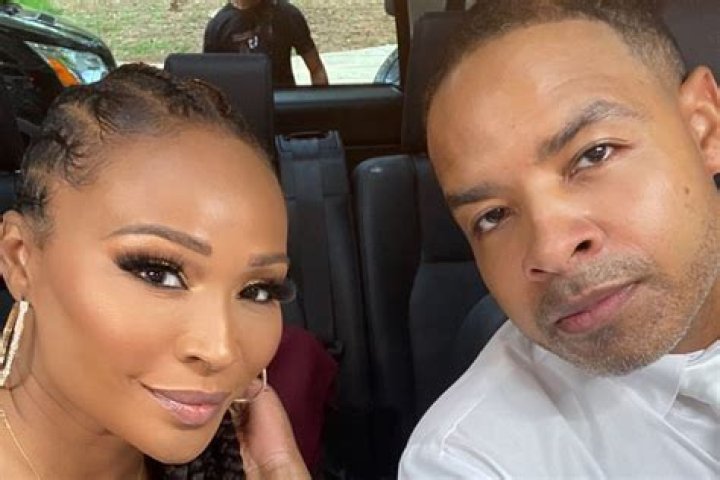 ‘RHOA’s Cynthia Bailey & Fiance Mike Hill Gush Over Their ‘Conjugal Visits’ While In Quarantine — Watch