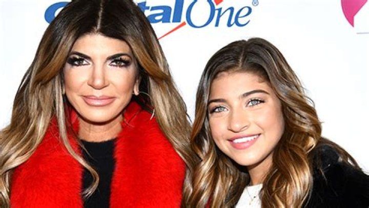 ‘RHONJ’s Gia Giudice’s Bonnie & Clyde Costume For Halloween 2020 – Hollywood Life