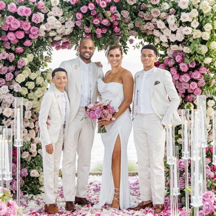 ‘RHOP’ Stars Robyn & Juan Dixon 2nd Wedding – Hollywood Life