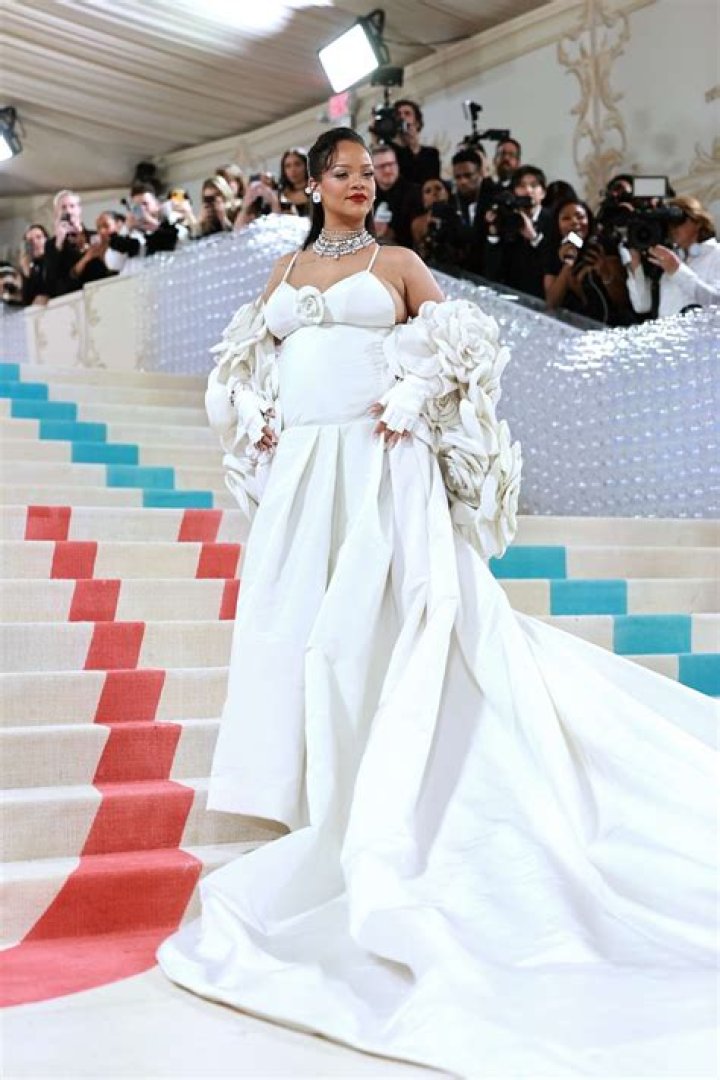 Rihanna At Met Gala 2018 — See Photos – Hollywood Life