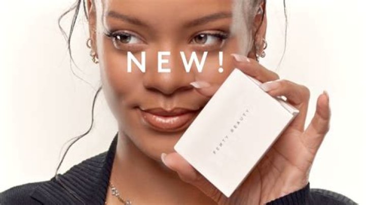 Rihanna Brings This Blotting Powder on the Red Carpet to Help Eliminate Shine