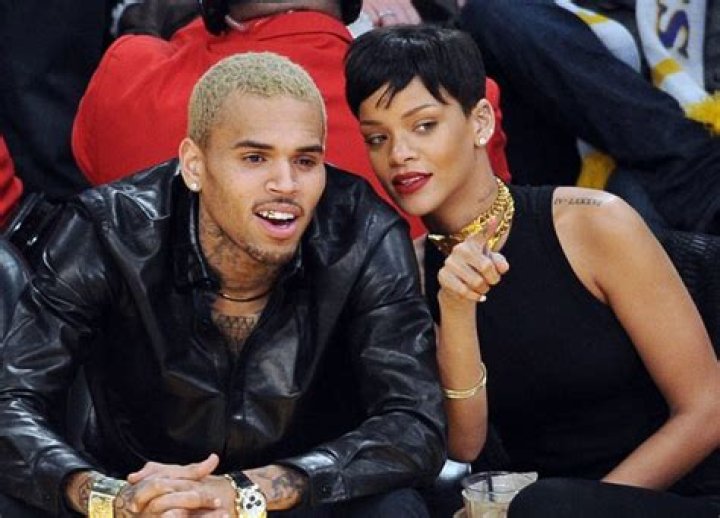 Rihanna & Chris Brown’s Relationship — Mama Fenty Supports Her Daughter – Hollywood Life