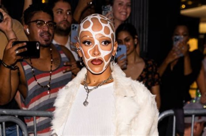Rihanna Goes On Rant After Fans Keep Asking About New Album – Hollywood Life