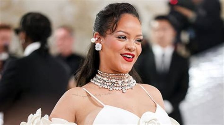 Rihanna Rocks 9 Carat Diamond Toe Ring In New TikTok Video – Hollywood Life