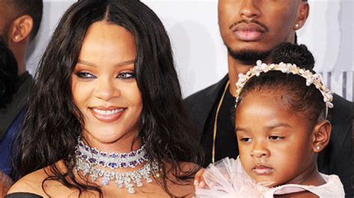 Rihanna’s Niece Listens To Her Music & Fans Say She Wants The New Album – Hollywood Life