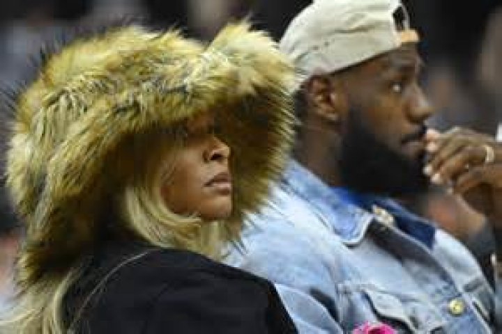 Rihanna Thinks Savannah James Needs To Get Over Her Fangirling Of LeBron – Hollywood Life