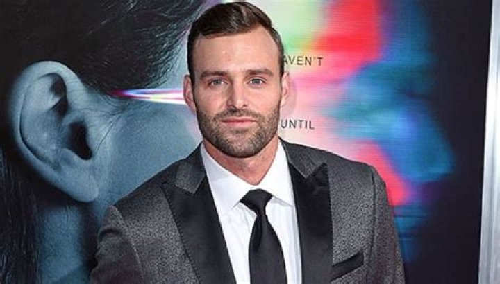 Robby Hayes Celebrity Profile – Hollywood Life