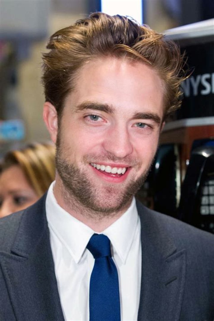 Robert Pattinson In ‘Hold On To Me’ — Details On RPatz’s New Flick – Hollywood Life