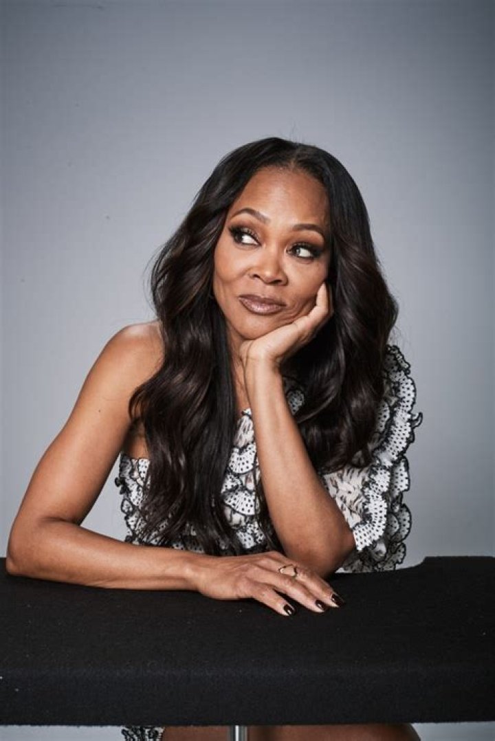 Robin Givens — Exclusive Portraits – Hollywood Life