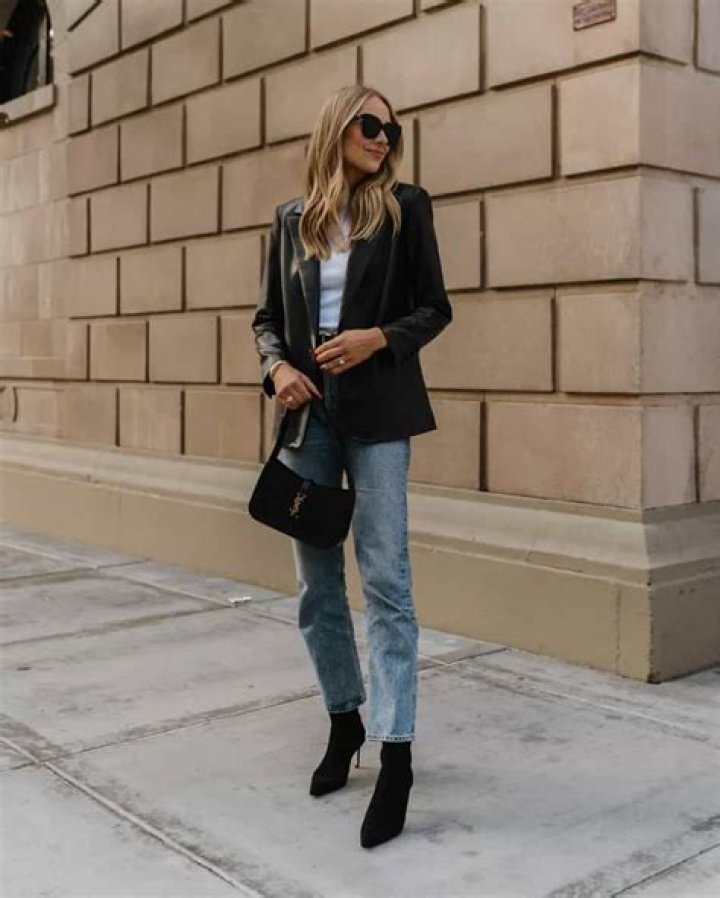 Rock This Stylish & Sleek Black Blazer That’s 30% Off Before Black Friday