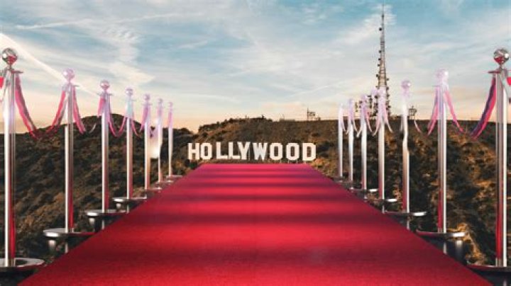 Rocks Red Carpet & Stage – Hollywood Life