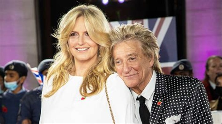Rod Stewart Cozies Up To Wife Penny Lancaster On The Beach In France – Hollywood Life