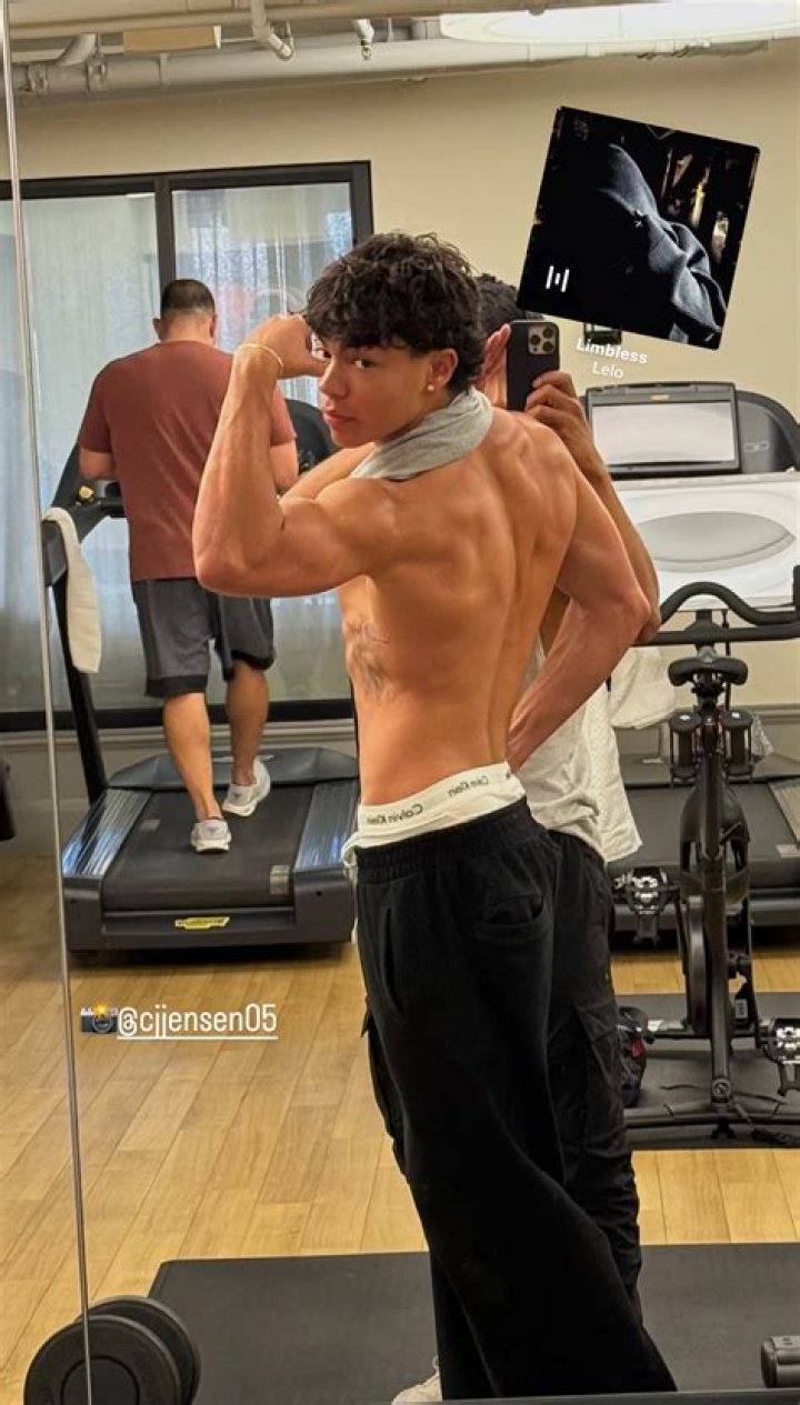 Romeo Vs TI: Rappers Post Competing Hunky, Shirtless Gym Selfies On Insta — Who Did It Better?