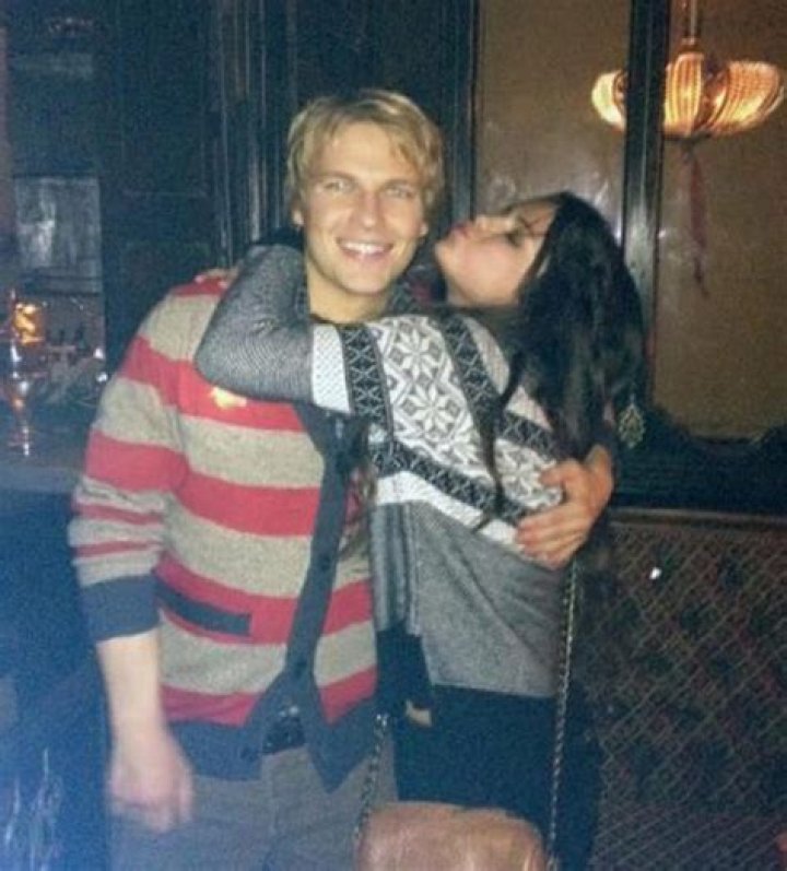 Ronan Farrow & Selena Gomez Dating? — Perfect For Her After Justin Bieber – Hollywood Life