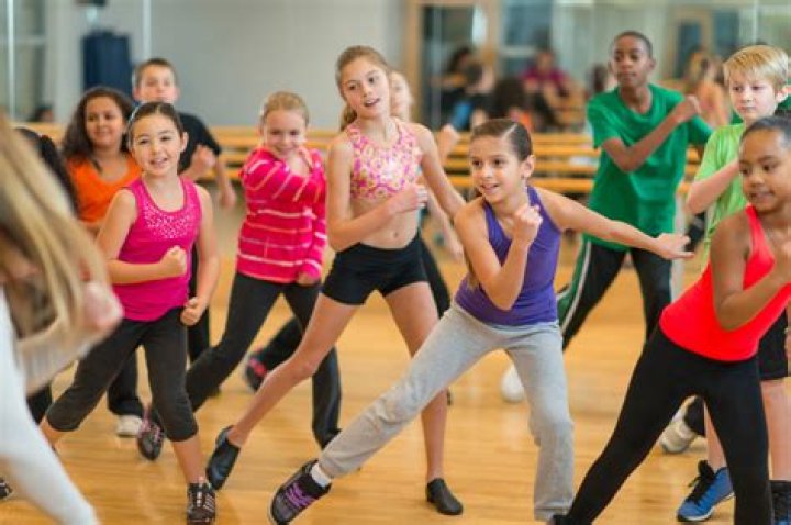 Royalty Brown, 6, Shows Off Her Moves Just Like Dad Chris On ‘1st Day Of Dance Class’ — Watch