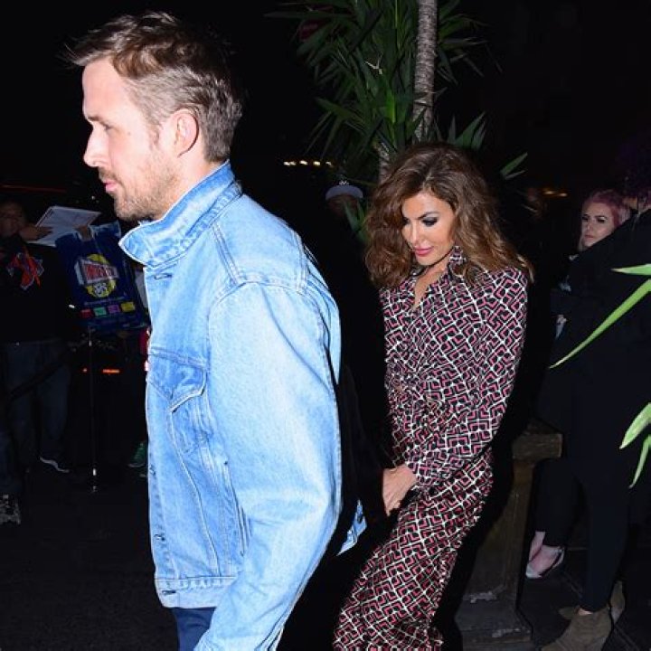 Ryan Gosling Gives Rare Shout-out to Eva Mendes & Their Daughters on ‘SNL’
