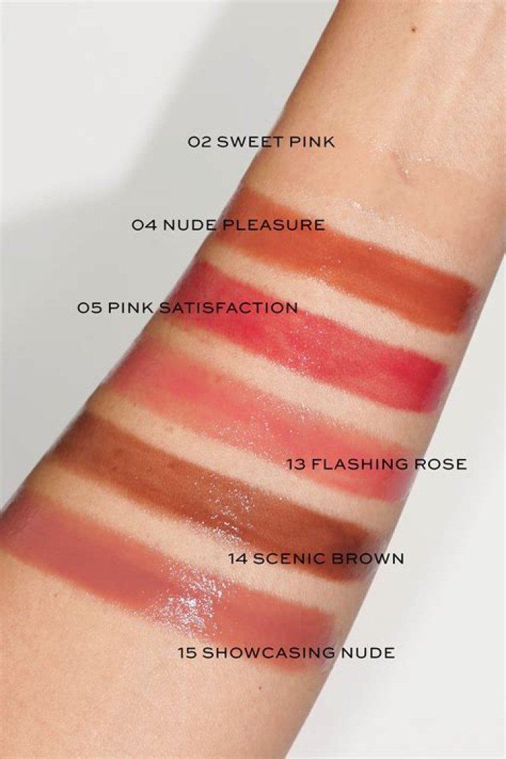 Sabrina Carpenter Keeps This Lip Gloss in Her Bag for the Perfect Plump