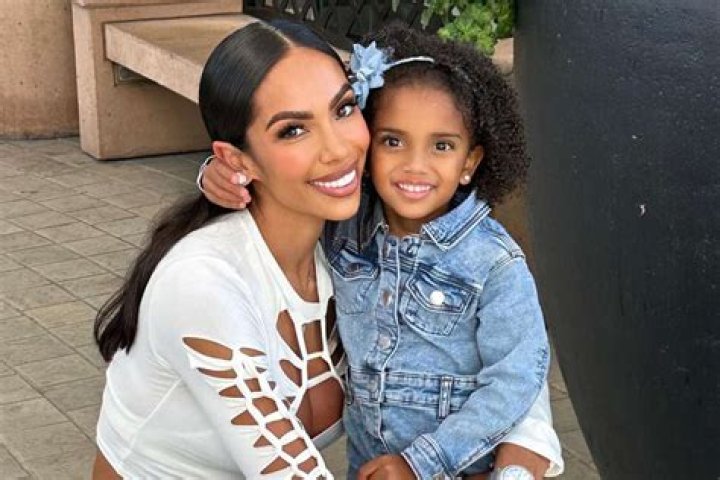 Safaree Samuels’ Daughter, 9 Months, Dances & Smiles While Listening To His New Music In Adorable Video