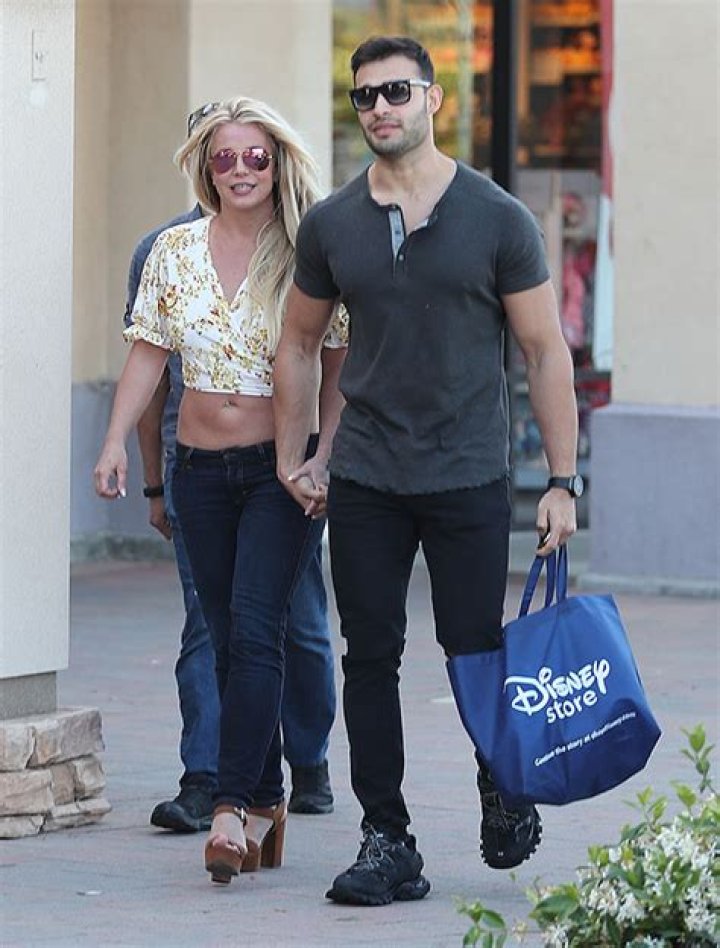 Sam Asghari Celebrates One-Year Anniversary With Britney Spears – Hollywood Life
