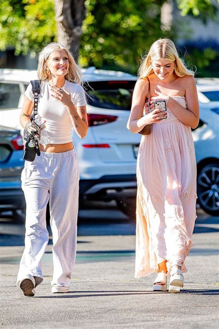 Sami & Lola Sheen Look Like Mom As They Film Reality Show Together – Hollywood Life