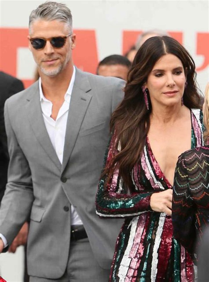 Sandra Bullock’s Boyfriend Bryan Randall Dead After Battle with ALS – Hollywood Life