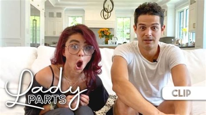 Sarah Hyland & Wells Adams Try Tantric Yoga In Sexy Video For New ‘Lady Parts’ Series — Watch