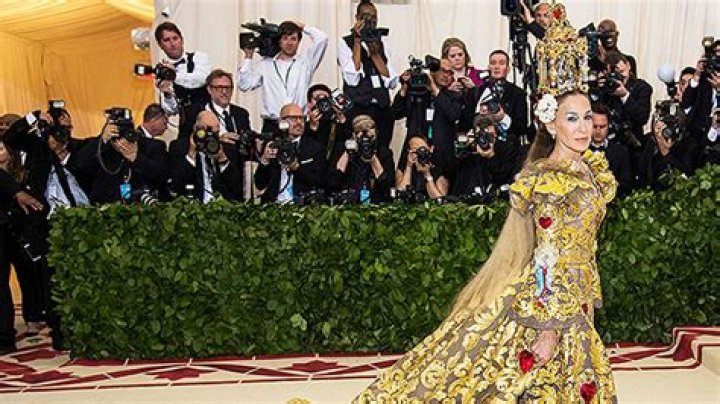 Sarah Jessica Parker Confirms She’s Skipping The 2021 Met Gala – Hollywood Life