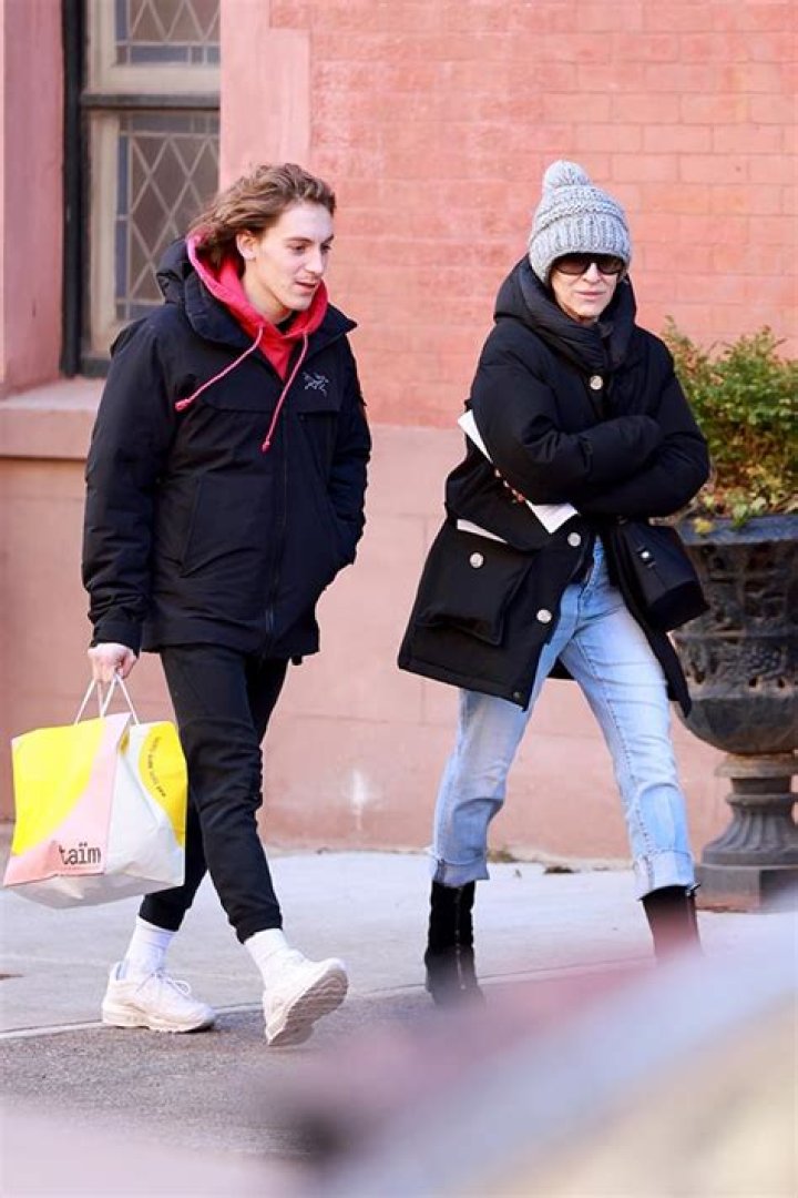 Sarah Jessica Parker & Son James, 20, Spotted Grabbing Lunch In NYC: Photos